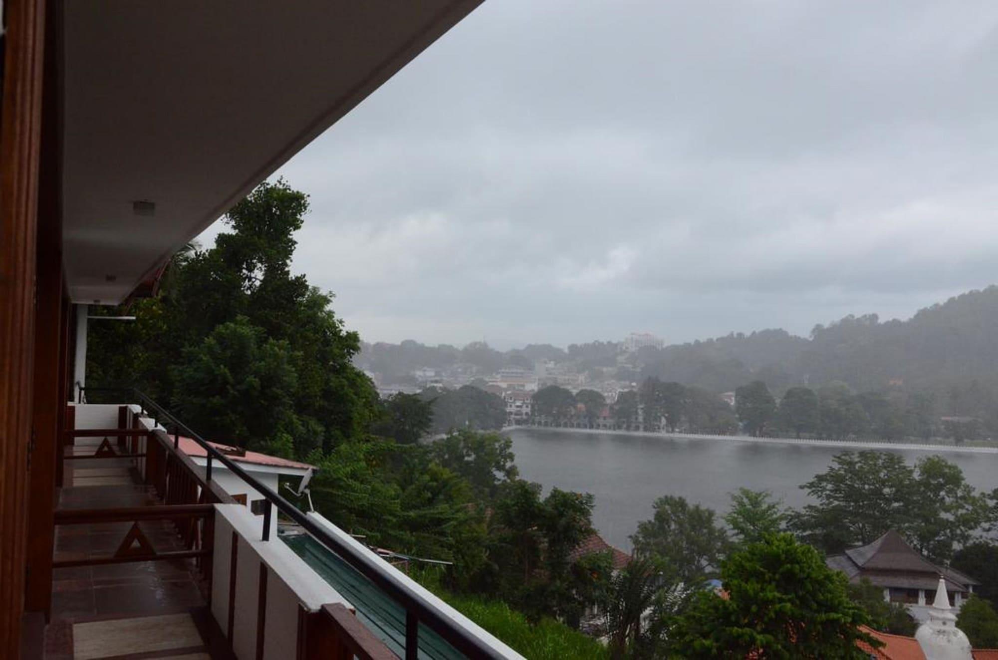 Heaven Seven Kandy Esterno foto